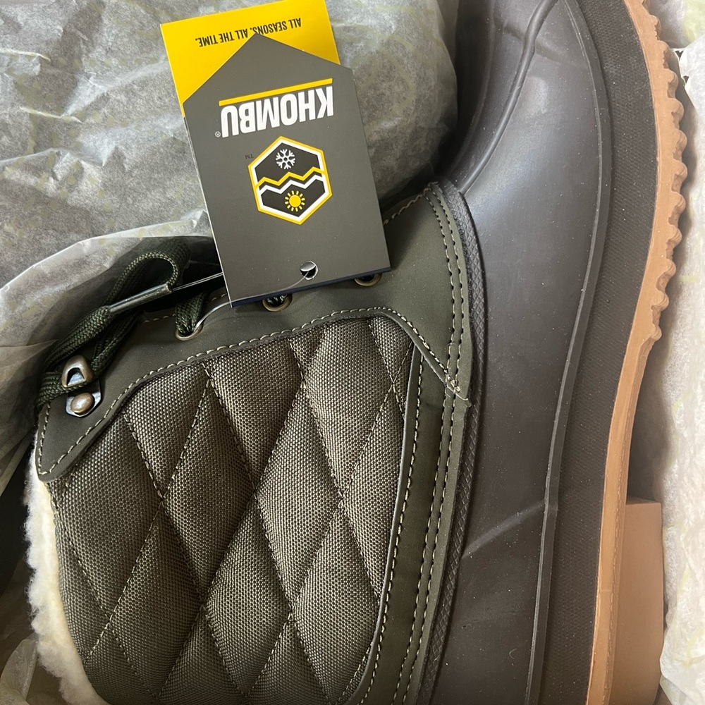 Khombu Women’s Green Winter Boots